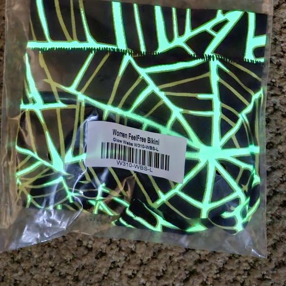MeUndies, size large, glow webs - Picture 4 of 4